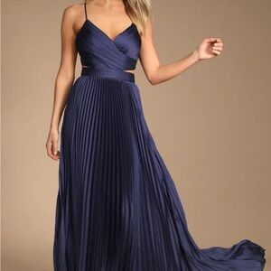 Lulus got the glam blue cut out pleated maxi dress Sz S nwot